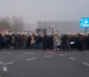 Protest u Novom Sadu, traži se odgovornost za pad nadstrešnice i 14 mrtvih