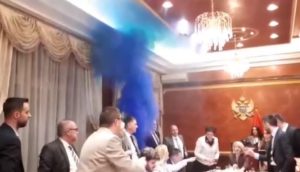 Incident: Na sjednici Ustavnog odbora bačena dimna bomba, ali sjednica nastavljena