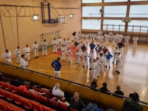 (FOTO) Zajednički trening Karate Saveza USK održan u Bosanskom Petrovcu