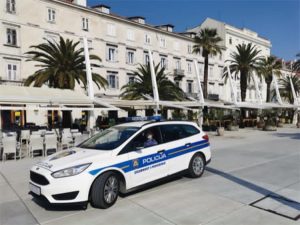 Uhapšen policajac osumnjičen za silovanje 11-godišnje djevojčice