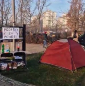 Taksisti na pomoći: Novi protesti studenata u Novom Sadu i podrška iz Beograda