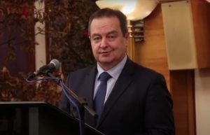 Ministar unutrašnjih poslova Srbije: “To nije grb Srbije, niko od naših nije tamo”