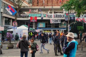 Studenti i građani u Beogradu i dalje blokiraju RTS