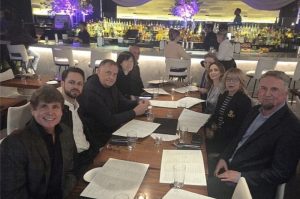 Dodik u društvu supruge i saradnika stigao u Chicago, večeras će primiti nagradu