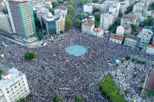 Vučić bijesan zbog procjene da je u Beogradu na protestima bilo 200.000 ljudi: “Je li vas sramota?”