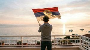 Na balkonu u Istri mahao zastavom Republike Srpske: Protjeran je iz Hrvatske