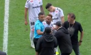 Bizaran skandal u Brazilu: Neymar greškom zamijenjen, uzalud je pokazivao papirić pred kamerom kao dokaz