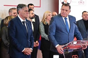 SNSD traži ukidanje Schmidtovih odluka i zakona po kojem je osuđen Dodik