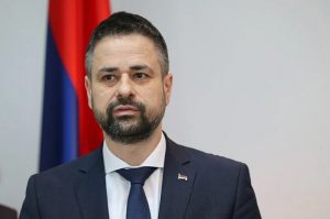 Skandalozan istup Srđana Amidžića: U govoru vrijeđao Zijada Krnjića, muslimane i govorio da BiH ne postoji