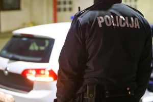 Incident u Općinskom sudu u Mostaru: Sudski policajac neoprezno rukovao oružjem i ranio sebe u nogu
