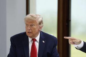 Trump: Obama je podmitio Iran avionom punim keša, ako prekrše dogovor bacit ćemo im bombe na glave