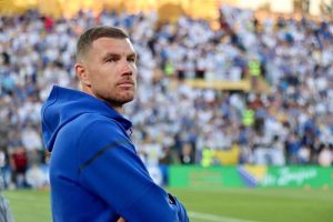 Schalke ponudio novi ugovor Džeki, ukoliko potpiše pristao bi na drastično manja primanja