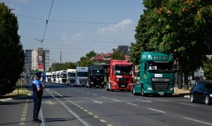 Protestna vožnja prevoznika u Sarajevu: EU nas tretira kao ilegalne migrante, a živimo od volana
